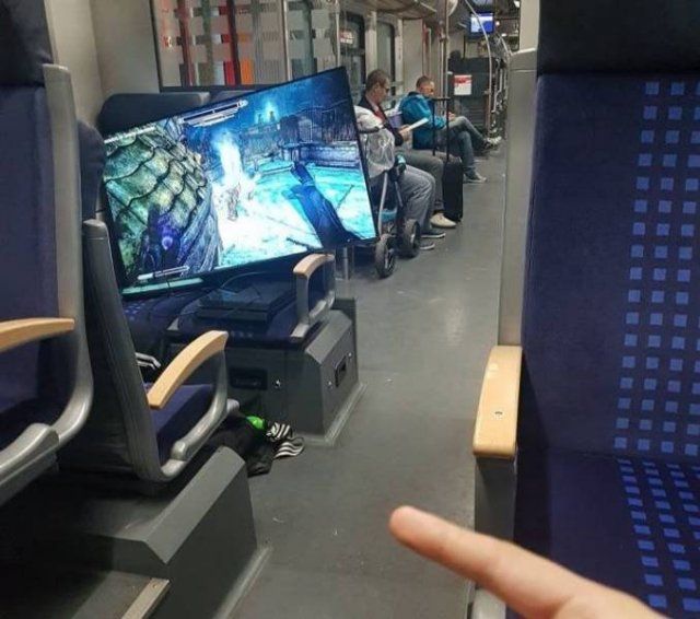 What Is Going On Here? (49 pics)
