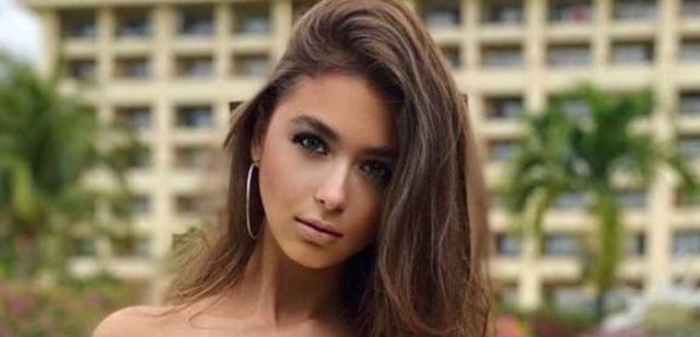 Girls In Dresses (69 pics)