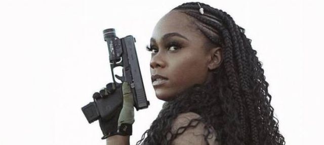 Girls With Guns (55 pics)