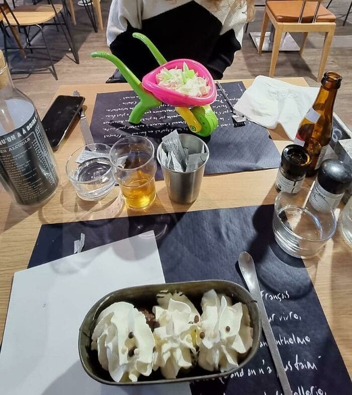Awful Food Serving (34 pics)