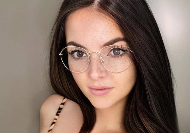 Girls In Glasses (38 pics)