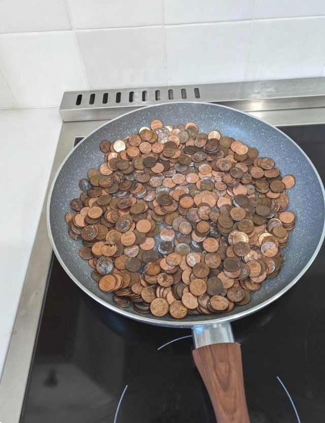 What Is Going On Here? (26 pics)