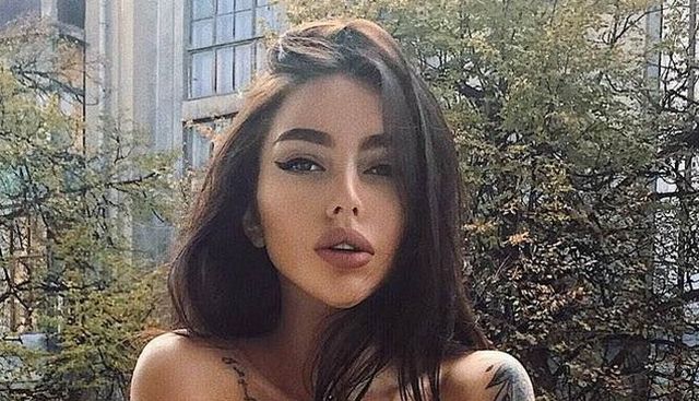 Girls In Dresses (20 pics)