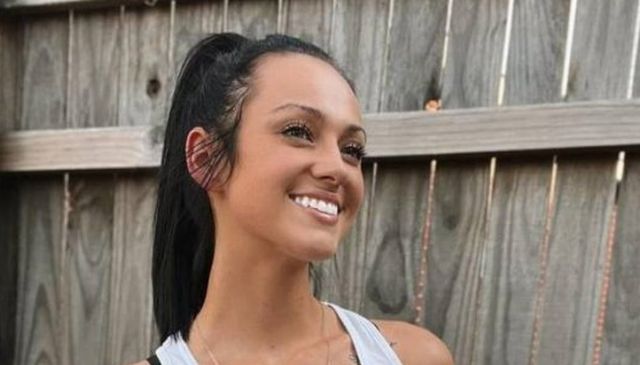 Girls With Guns (58 pics)