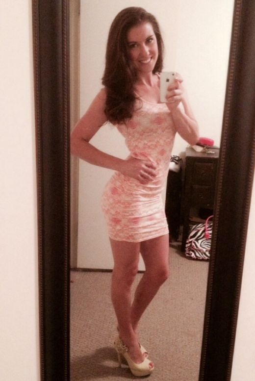 Girls In Dresses (20 pics)