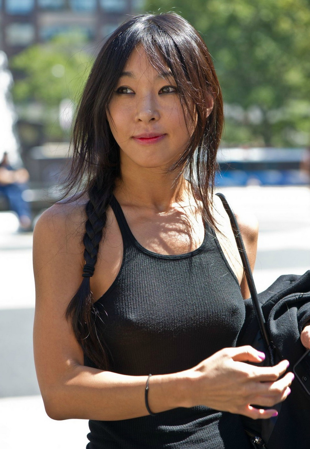 Braless Girls (20 pics)
