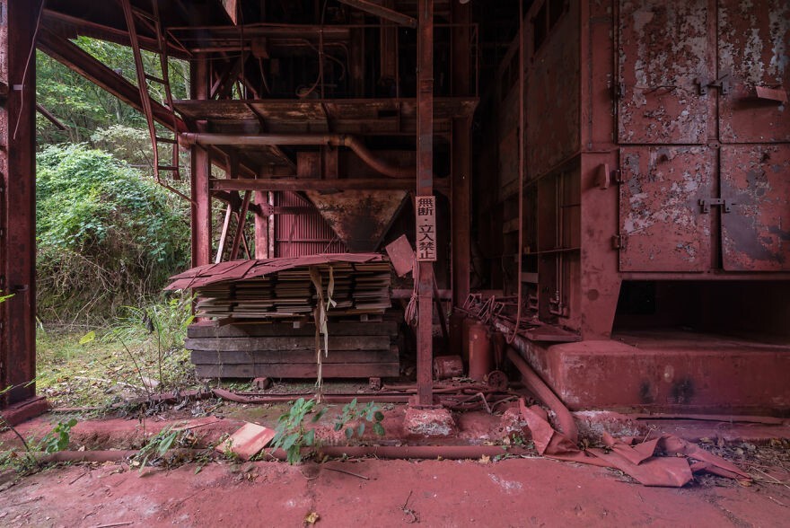 Amazing Abandoned Places In Japan (22 pics)