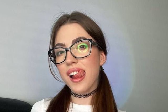 Girls In Glasses (34 pics)