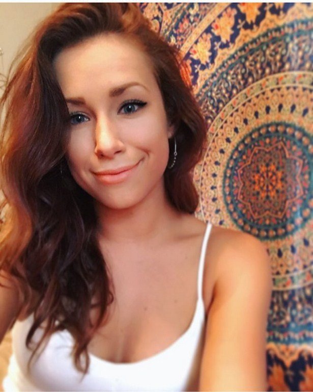 Selfie Girls (20 pics)