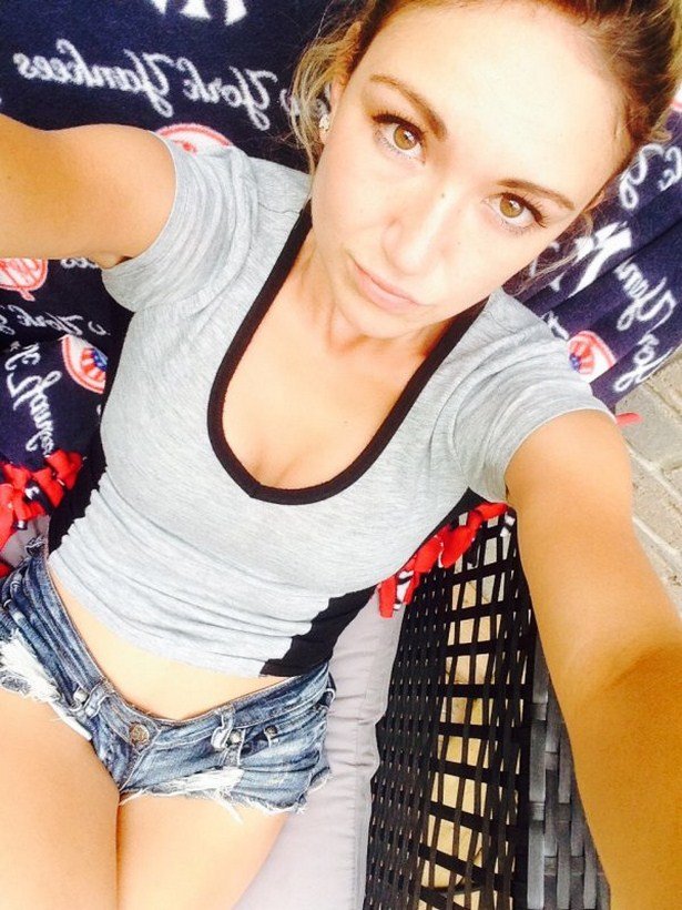 Selfie Girls (20 pics)