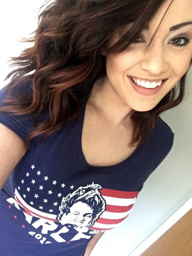 Selfie Girls (20 pics)