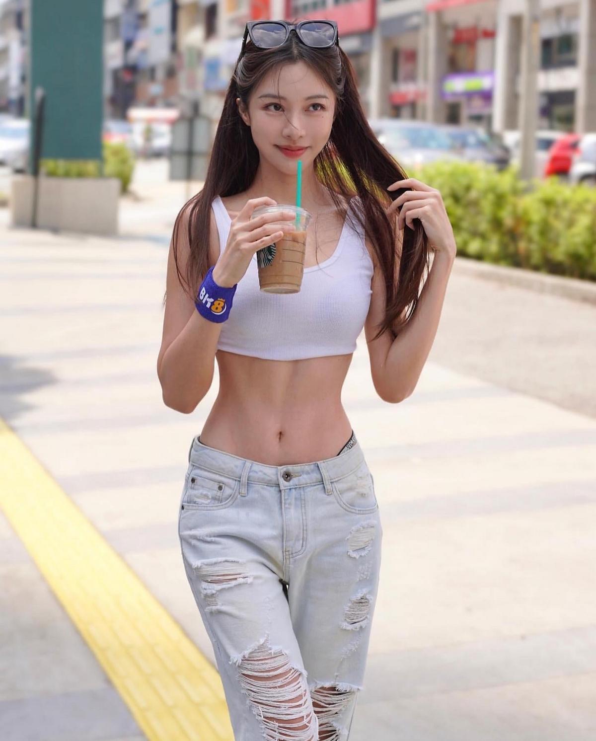 Asian Girls (20 pics)