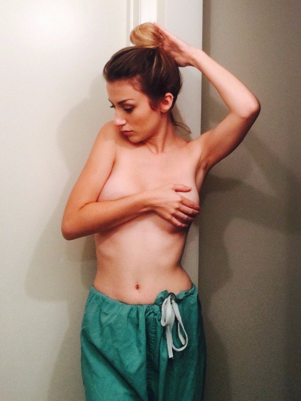 Braless Girls (20 pics)