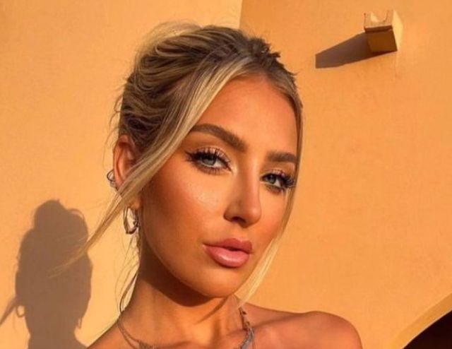 Girls With Tan Lines (34 pics)