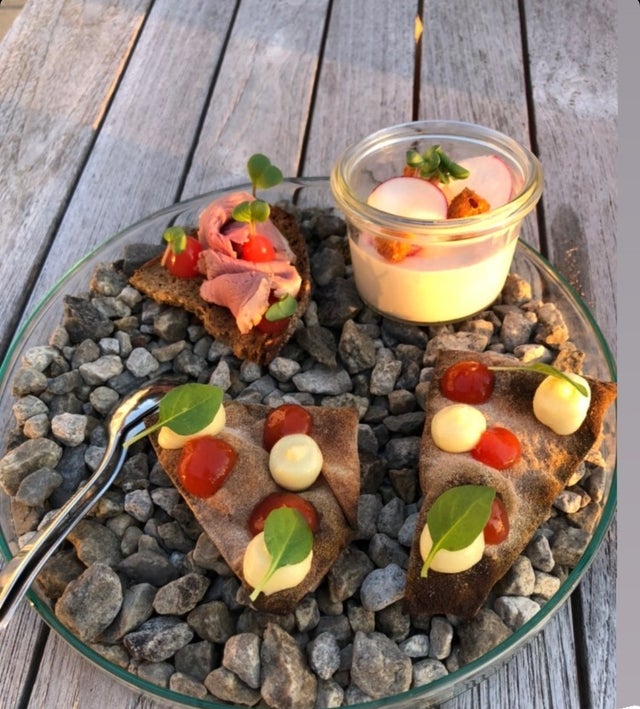Odd Food Serving (22 pics)