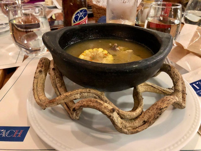 Odd Food Serving (22 pics)