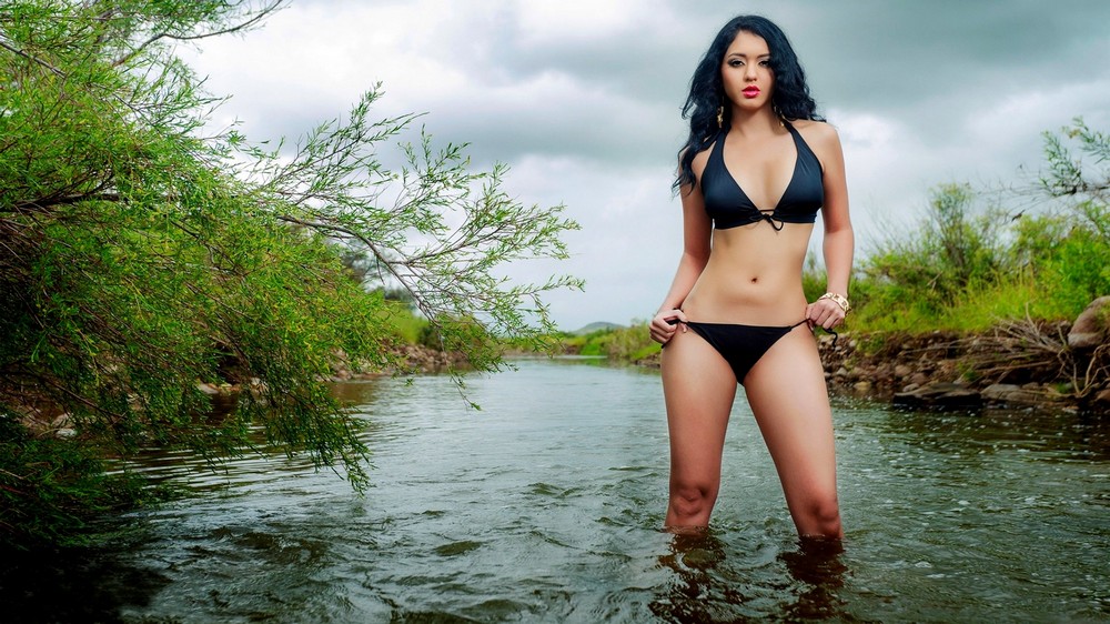 Wet Girls (23 pics)