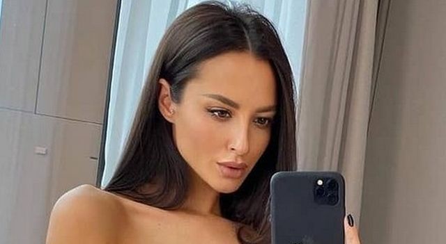 Selfie Girls (20 pics)