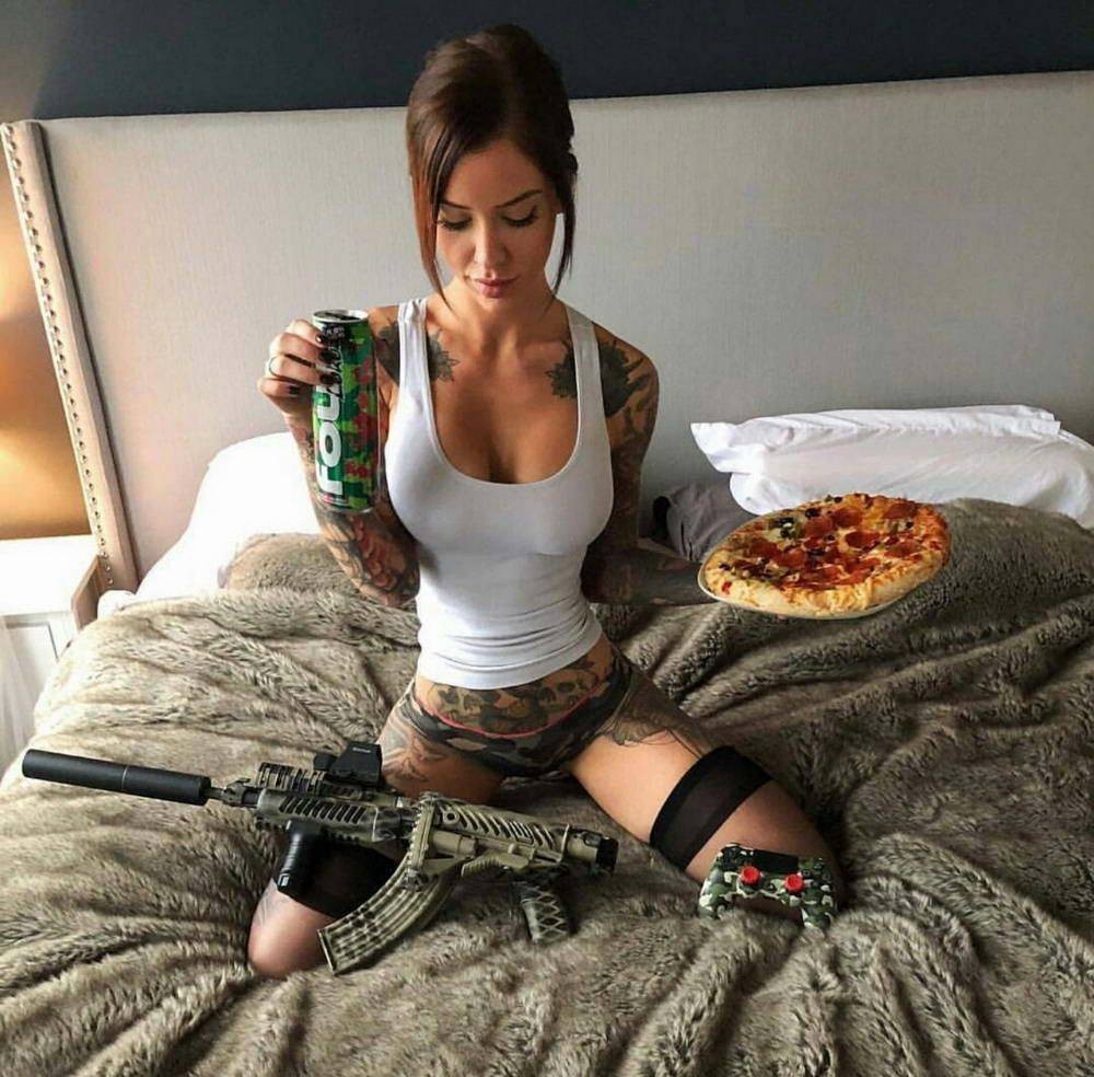 Tattooed Girls (20 pics)