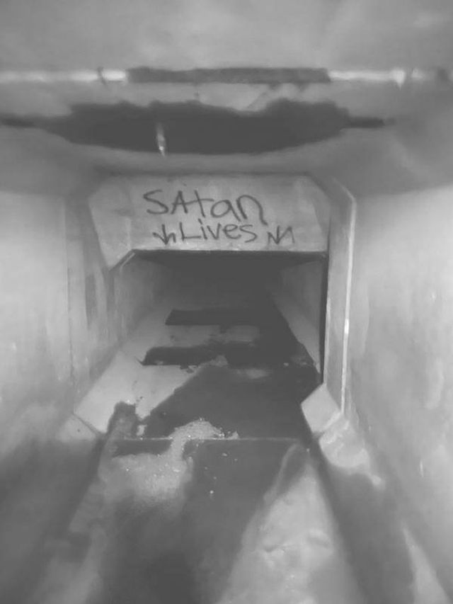 Creepy Finds (16 pics)