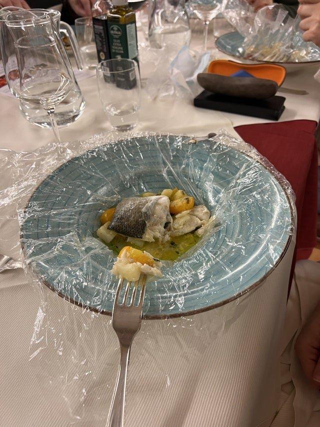 Weird Food Serving (22 pics)