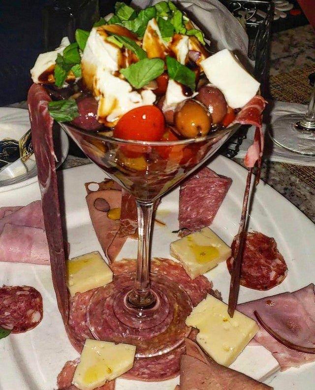 Weird Food Serving (22 pics)