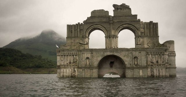 Amazing Abandoned Places (28 pics)