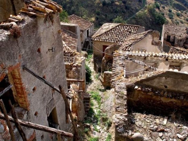 Amazing Abandoned Places (28 pics)