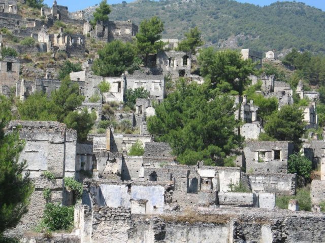 Amazing Abandoned Places (28 pics)