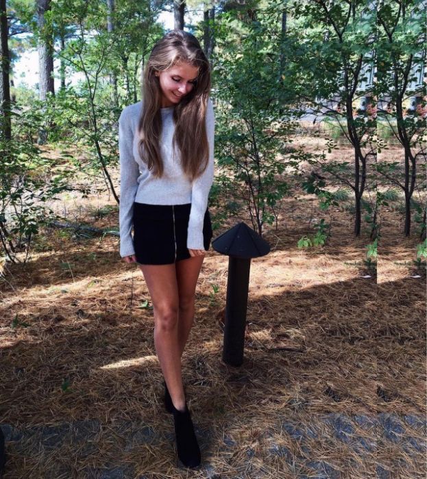 Girls In Skirts (20 pics)
