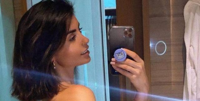 Selfie Girls (47 pics)