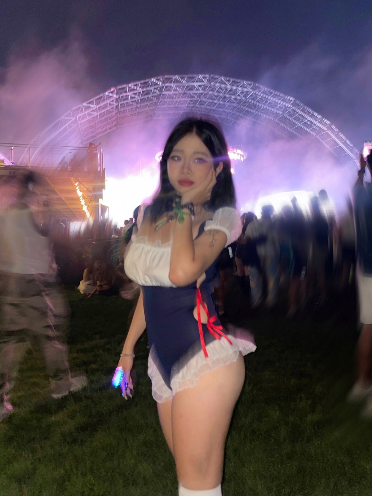 Girls At Music Festivals (20 pics)