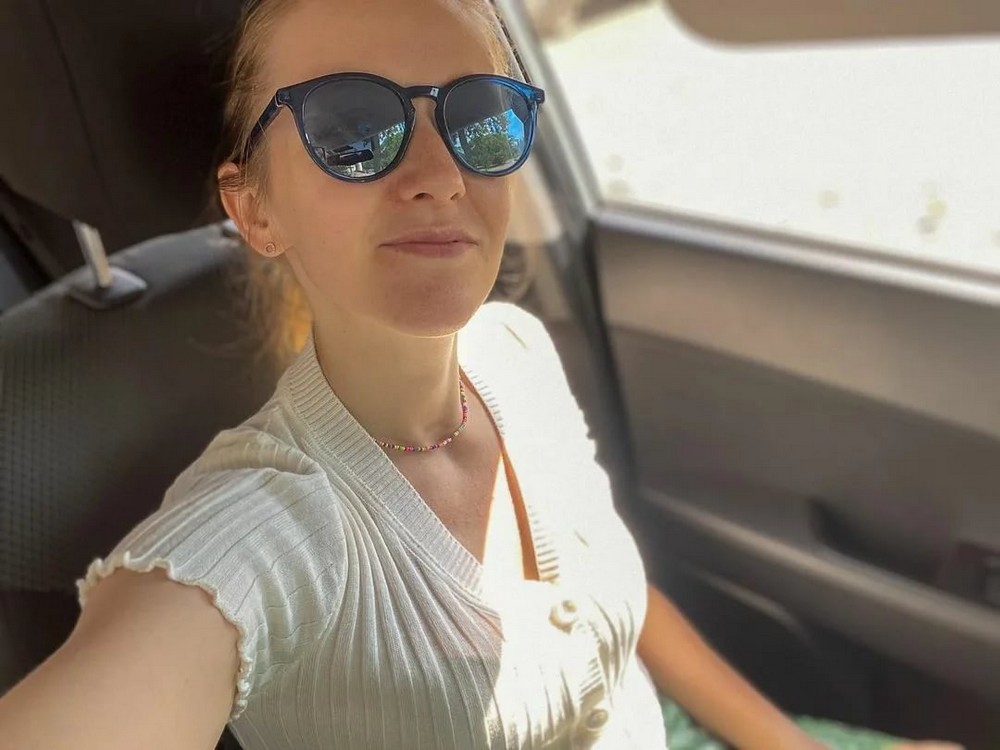 Girls In Cars (20 pics)