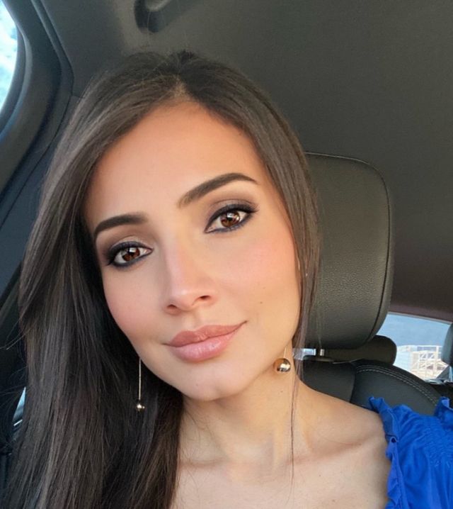 Girls In Cars (20 pics)
