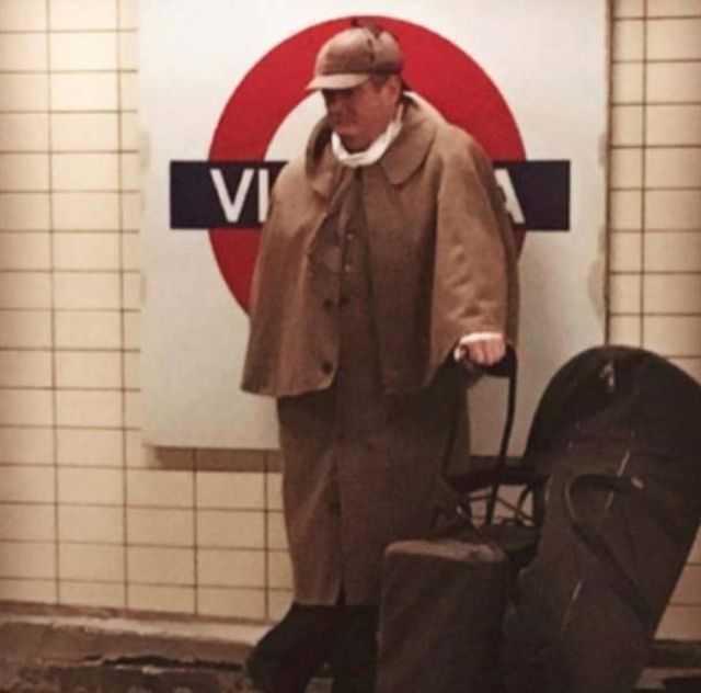 Odd Passengers On London Public Transport (31 pics)
