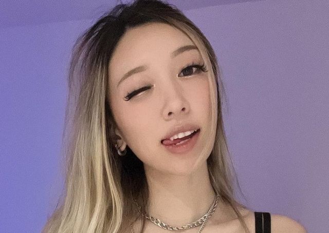 Asian Girls (20 pics)
