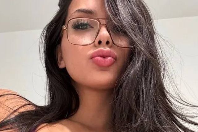 Girls In Glasses (42 pics)