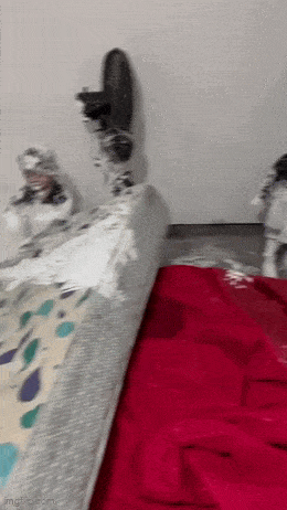 Acid GIFs, January 26 (25 gifs)