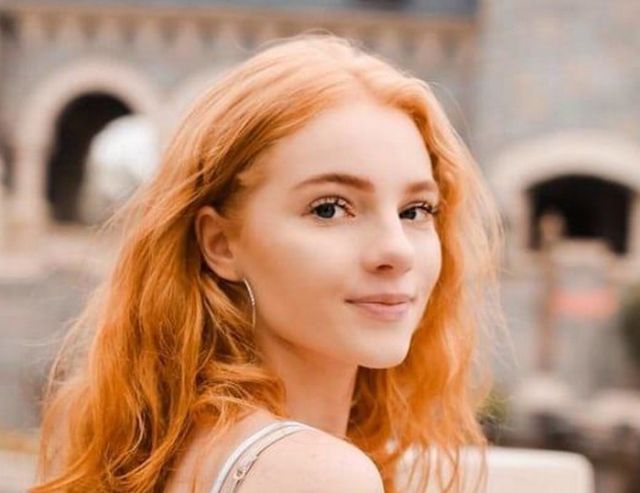 Redhead Girls (23 pics)