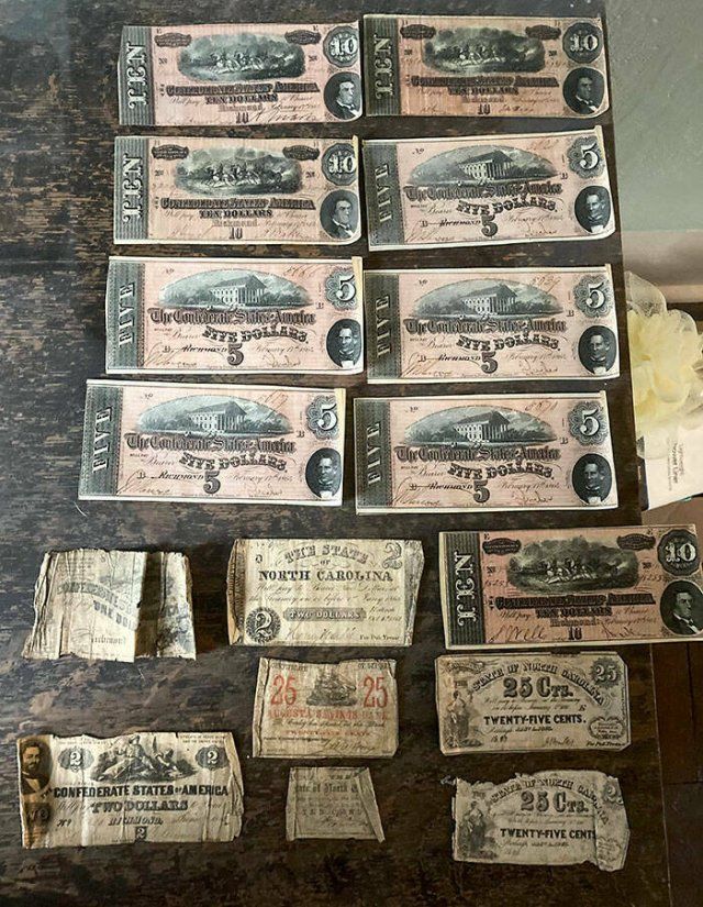 Interesting Finds In Houses (25 pics)