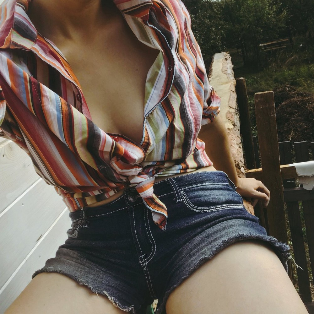 Braless Girls (20 pics)
