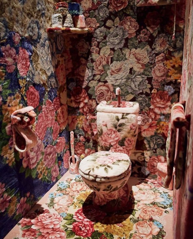Unusual Bathrooms (19 pics)