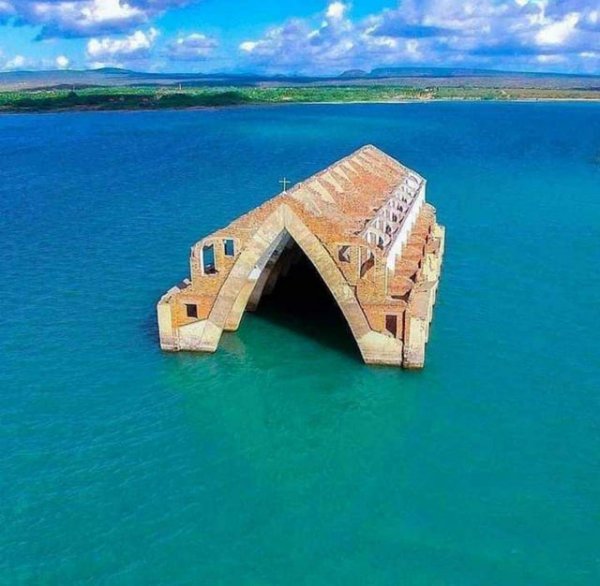 Awesome Abandoned Places (20 pics)