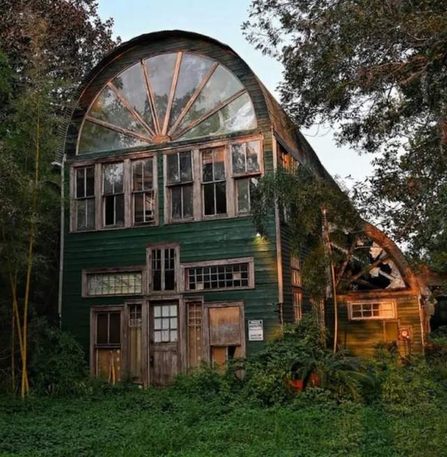 Awesome Abandoned Places (20 pics)