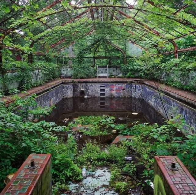 Awesome Abandoned Places (20 pics)