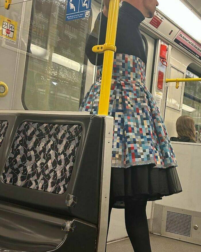 Odd People In The Subway (25 pics)