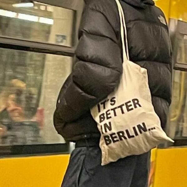 Odd People In The Subway (25 pics)