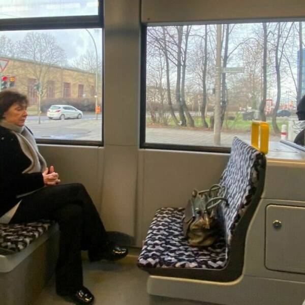 Odd People In The Subway (25 pics)
