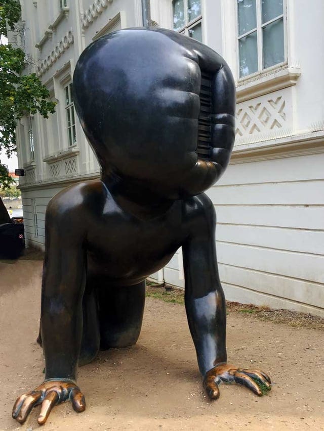 Weird Sculptures (17 pics)