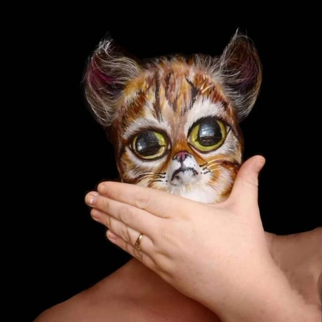 Unusual Art With Makeup (15 pics)